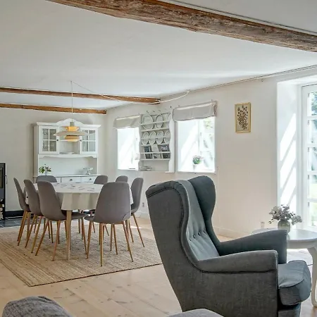 8 Person Holiday In Stermarie